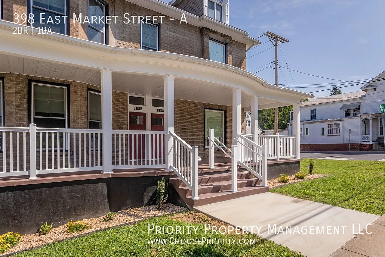 Amazing Renovated 2BR 1BA Custom Apartment, Harrisonburg — Photo 4