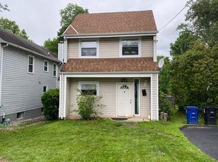 5711 8th St N, Arlington, VA 22205