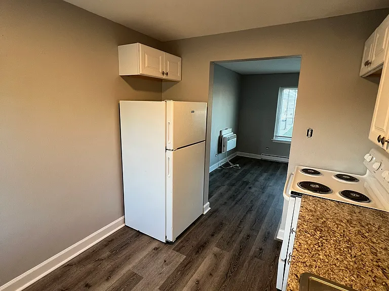 2109 W 119th St #6 — Photo 7