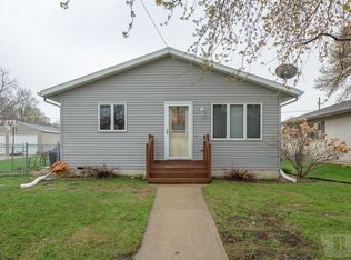 335 23rd St SW, Mason City, IA 50401
