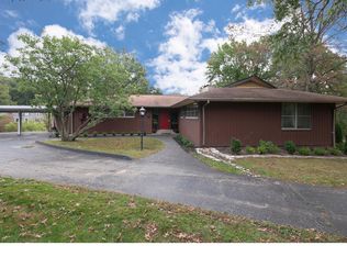 6 Fielding Rd, Saint Louis, MO 63124