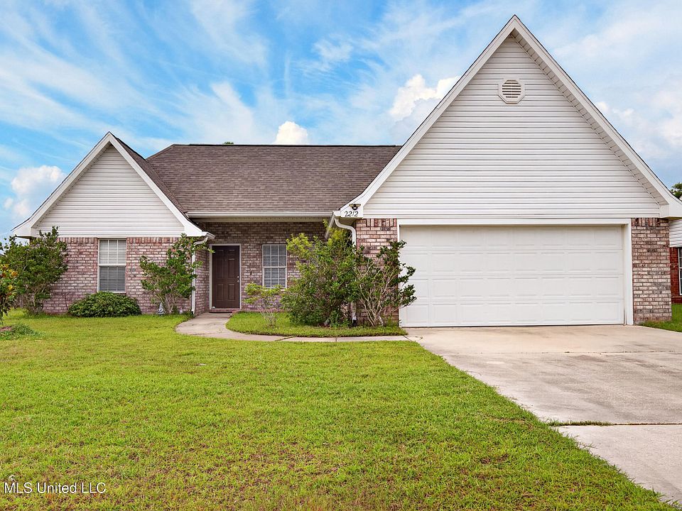 1st image of 2212 Paula Cir