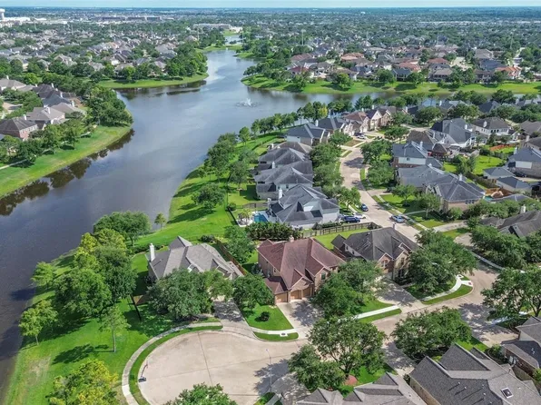 12206 Bell Creek Dr, Pearland, TX 77584