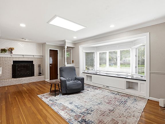 5th image of 2530 Parr Dr