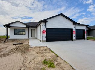 2307 E 41st St, Kearney, NE 68847