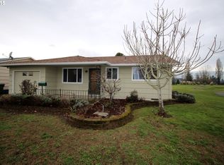 1881 Country Club Rd, Woodburn, OR 97071