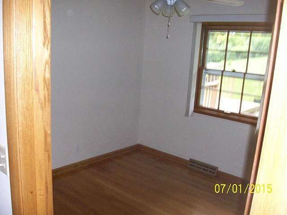 3rd image of W227N177 Mount Vernon Dr