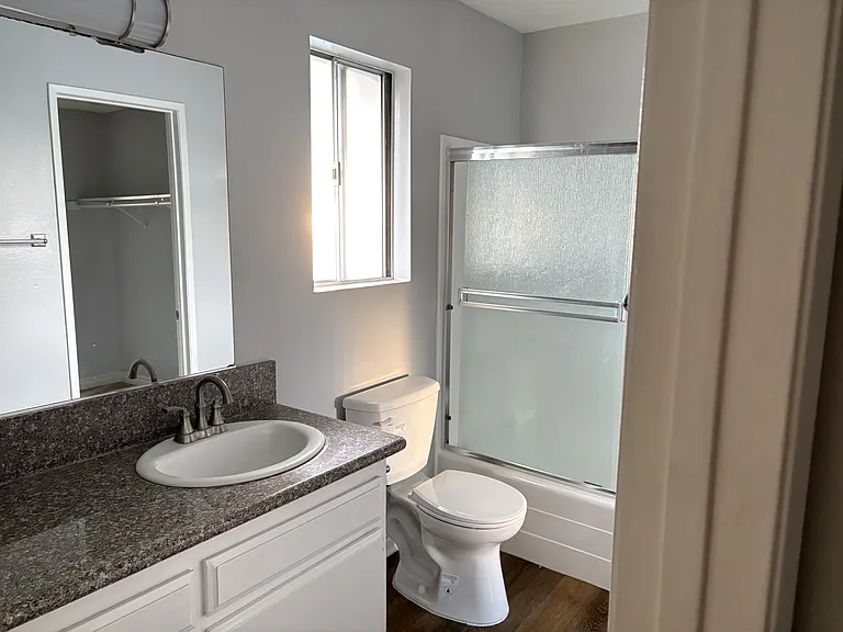 Park Villa Apartments — Photo 9