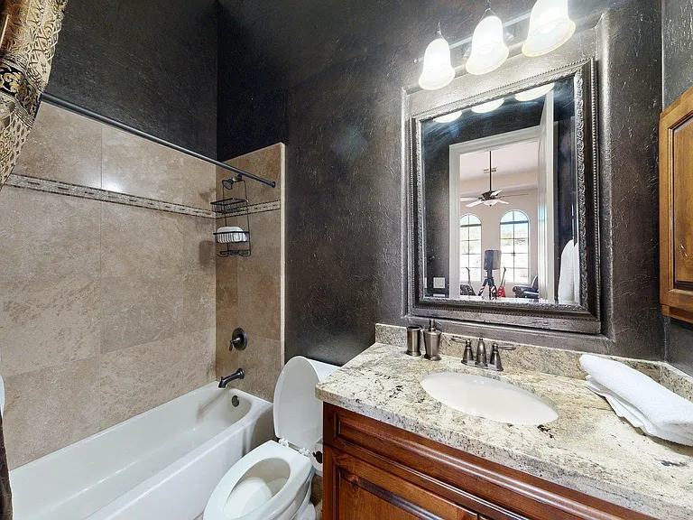 8724 E Regina Cir — Photo 42