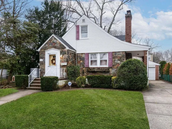 15 Carol Street, Lynbrook, NY 11563