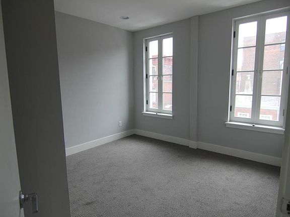 4th image of 105 N 2nd St #X05