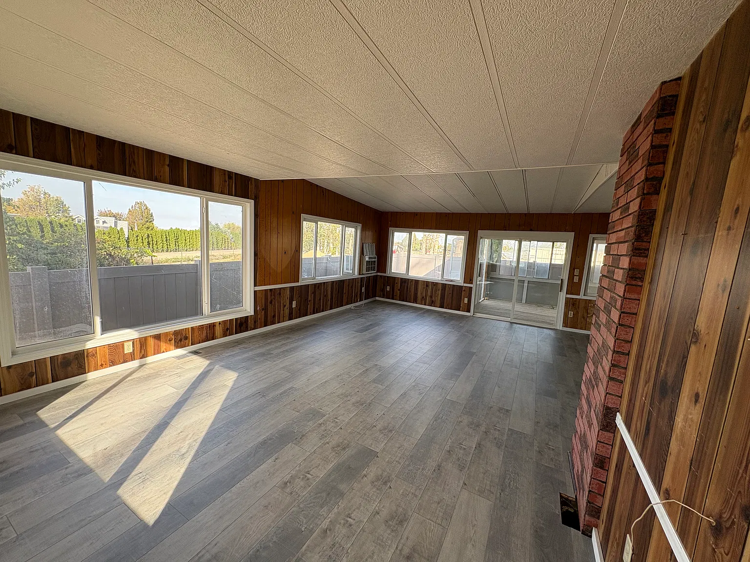 3 bed, 1400 sqft, $1,800 — Photo 2