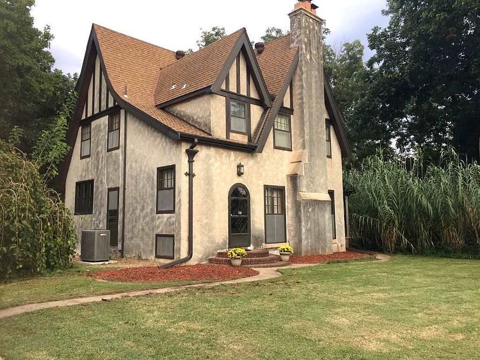 1st image of 123 N Poplar St
