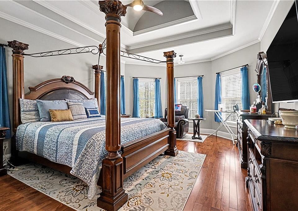 261 Chandler Walk, Loganville, GA 30052 | Zillow