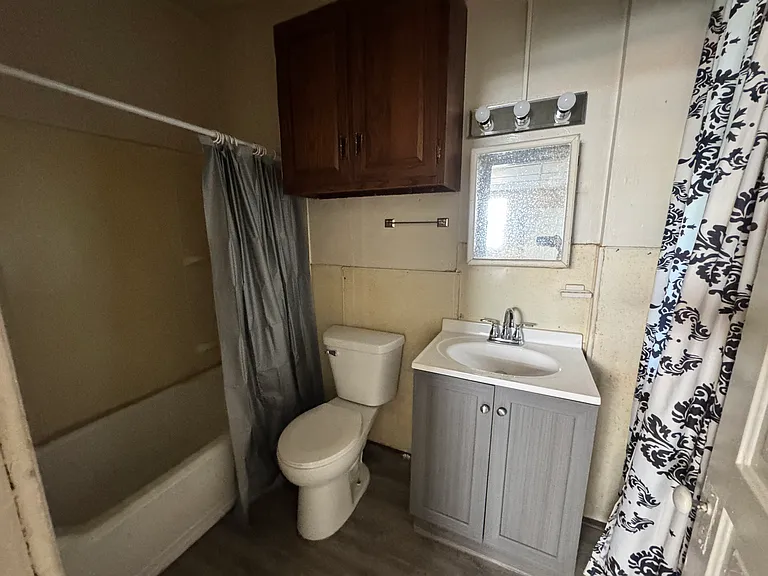 826 Greenwood Ave — Photo 5
