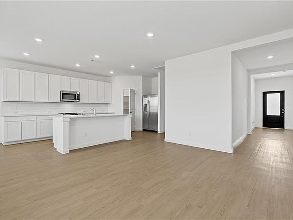 3rd image of 22535 W 214th St