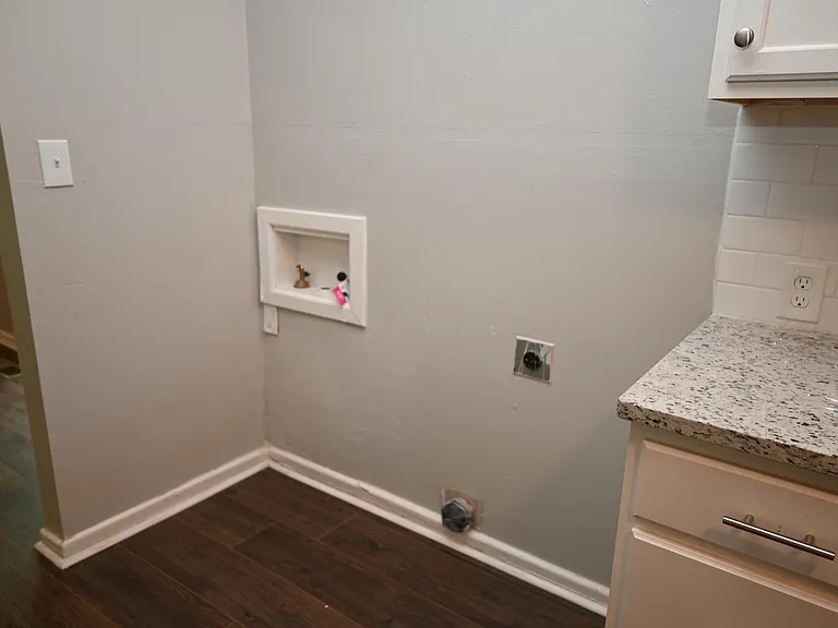 721 Maple St — Photo 25