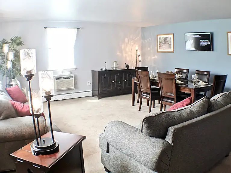 Parkview Court Apartments — Photo 3