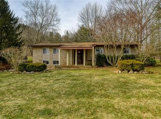 2125 S Short Hills Dr, Akron, OH 44333