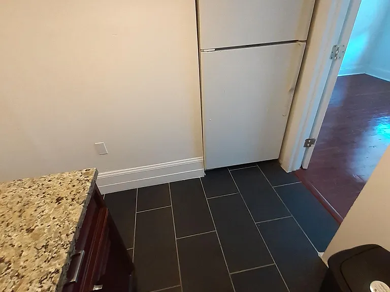2113 Fitzwater St #B — Photo 11