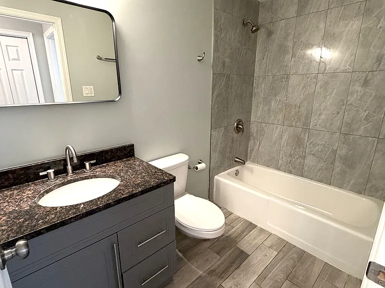2208 W 111th St #1A — Photo 16