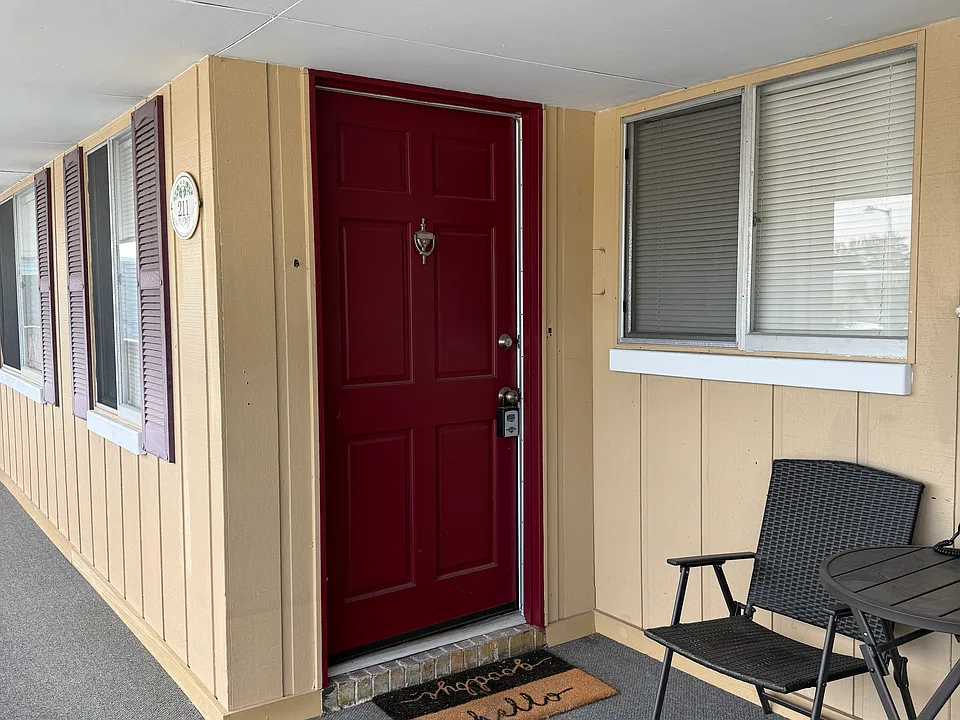 1008 Apollo Beach Blvd #211