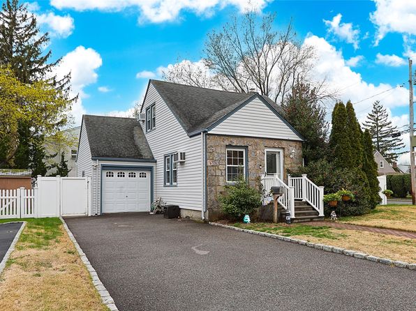 339 Roosevelt Boulevard, West Hempstead, NY 11552