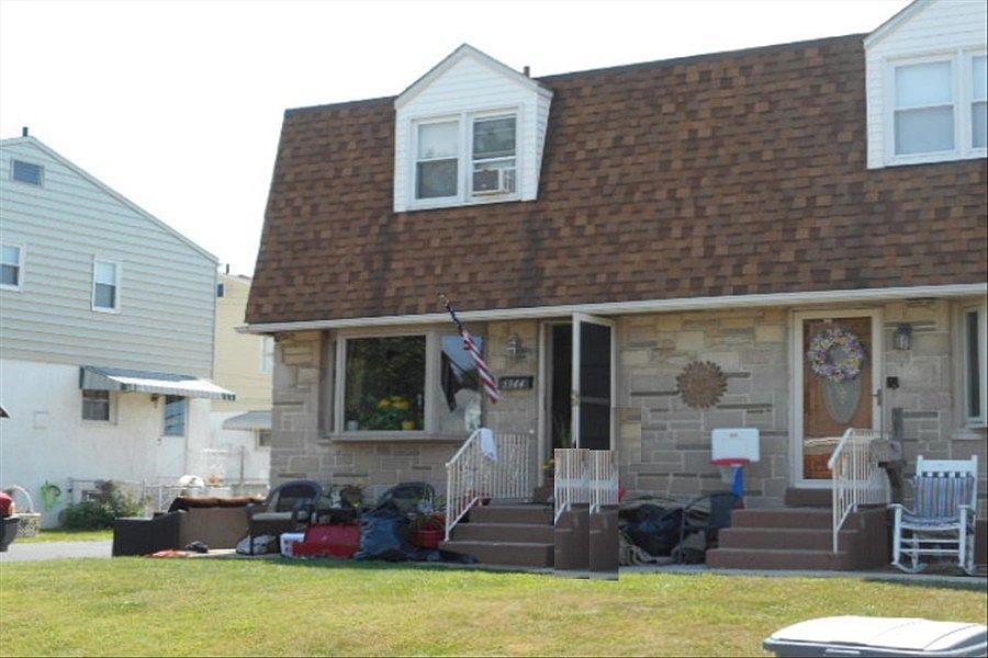 2nd image of 1344 Langley St