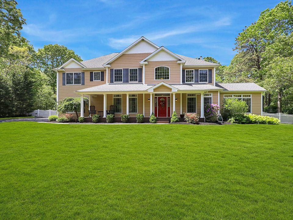1st image of 35 Christine Ln