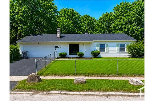 4511 N Kenmore Rd Photo 1