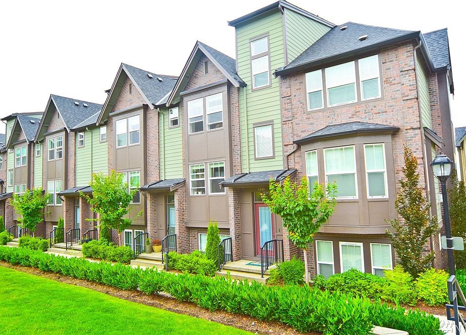 1st image of 1341 Greenwich Walk NE #28.1
