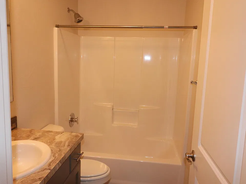 Main level full bath