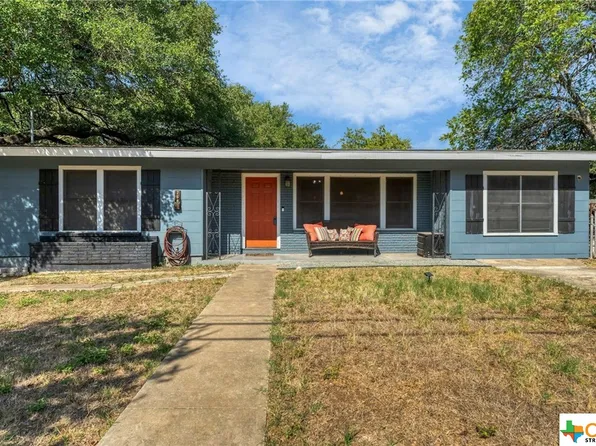 758 Boenig St, Seguin, TX 78155
