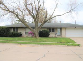 703 Tower Rd, Clinton, IA 52732