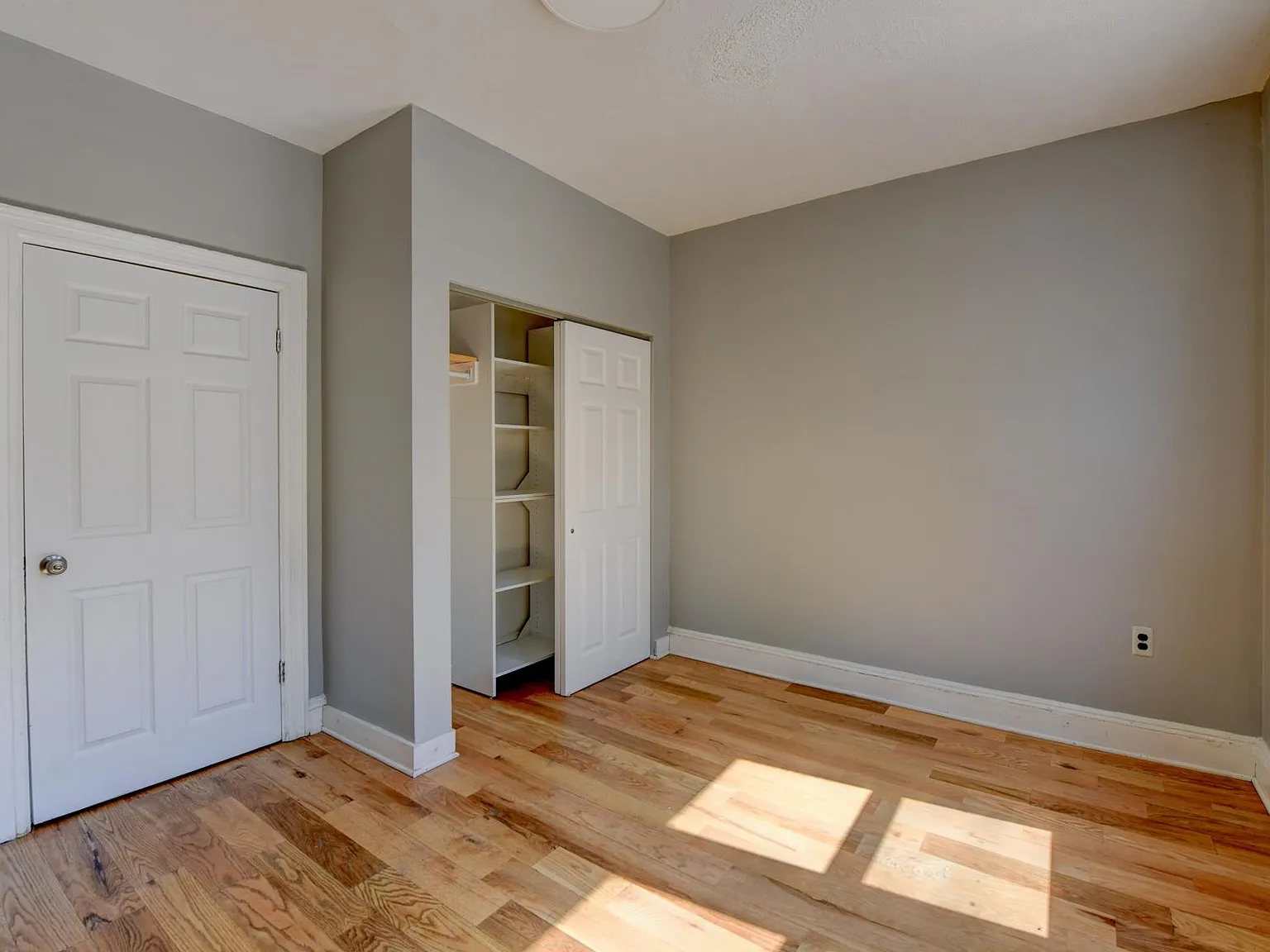 2 bed, 1.0 bath, $2,195 — Photo 3