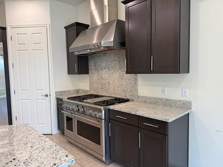 1646 W Aristides St — Photo 15