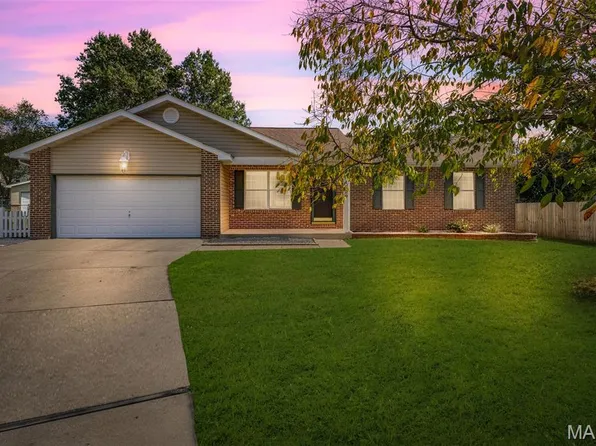 1020 Parc Central Dr, Festus, MO 63028