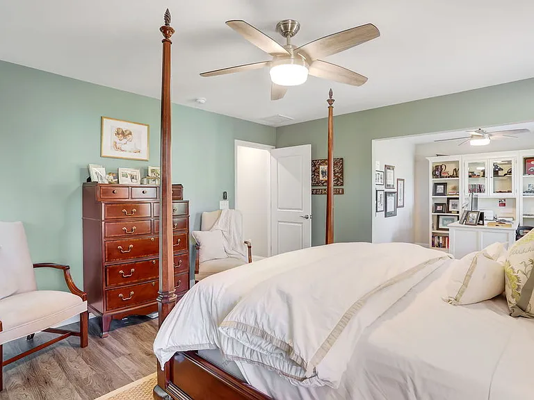 815 Waterways Pkwy S — Photo 20