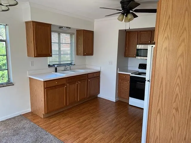 2 bed, 1024 sqft, $1,300 — Photo 2