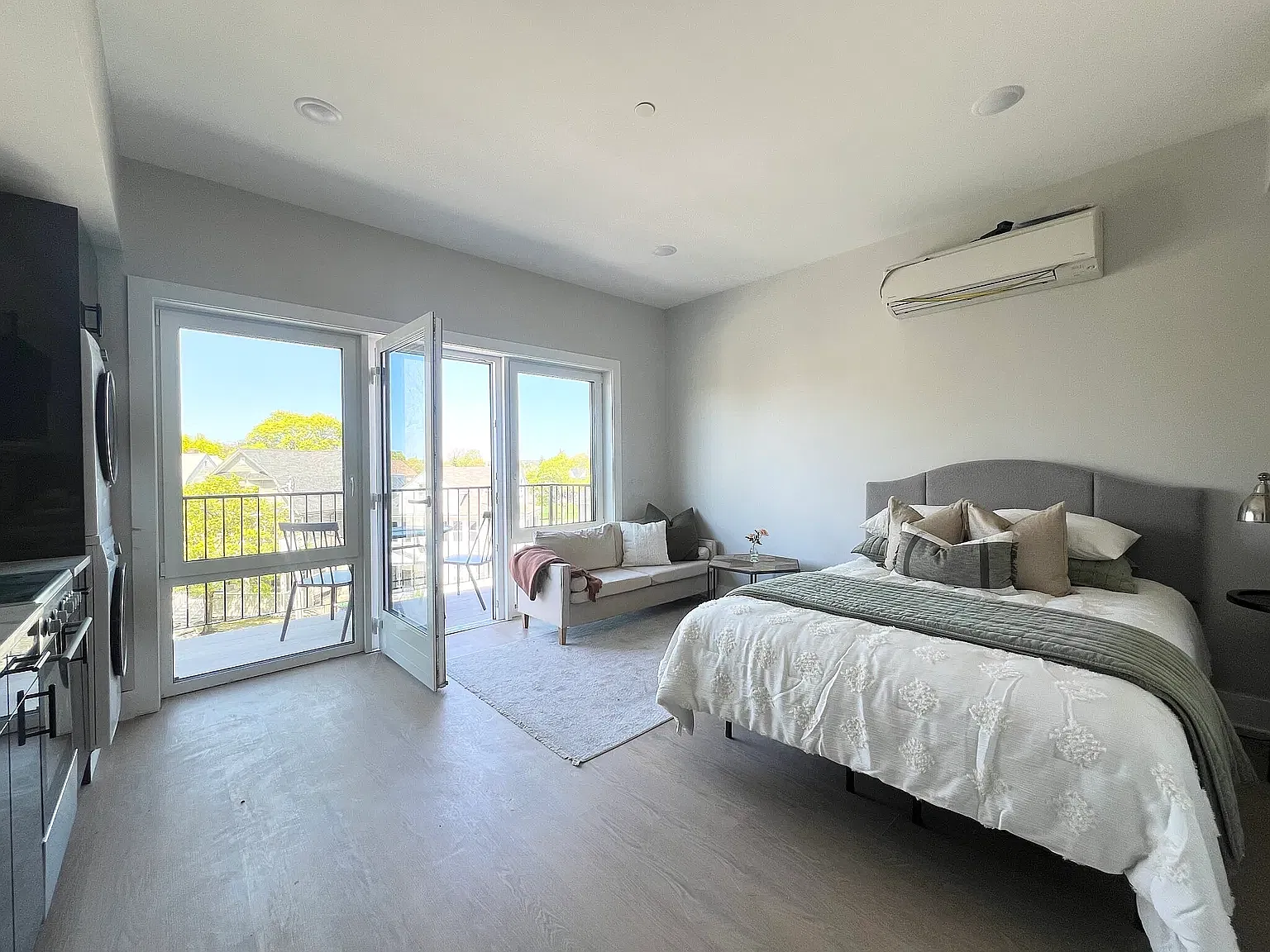 Studio, 294 sqft, $2,550 — Photo 3