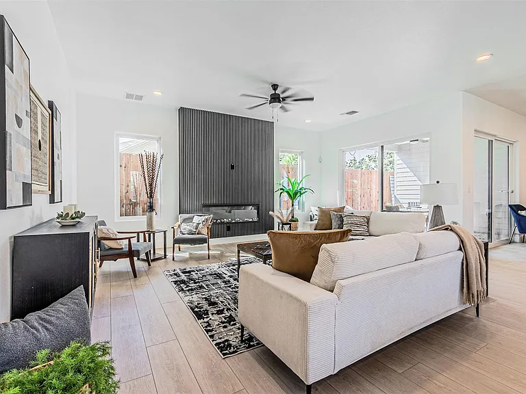 4309 Sylvester St — Photo 8