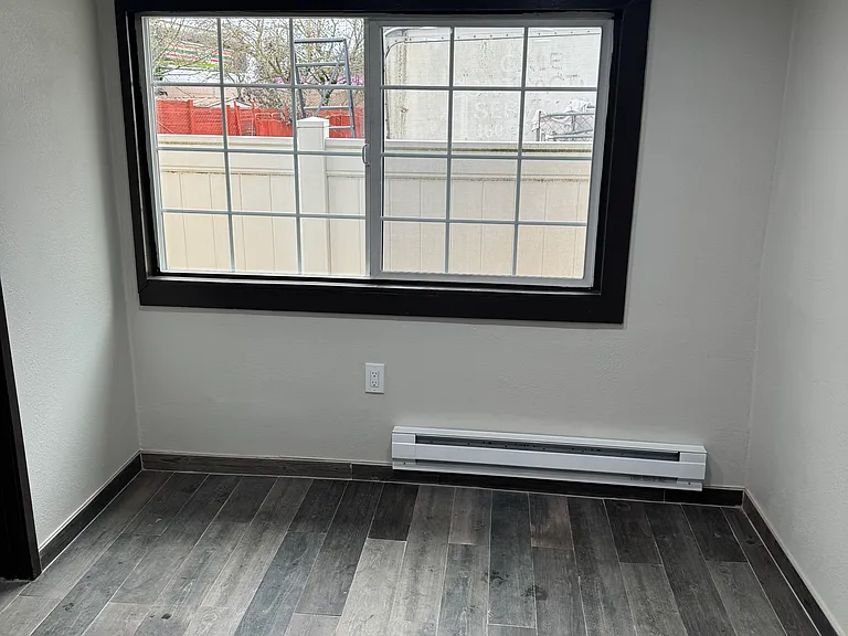527 Central Ave S — Photo 8