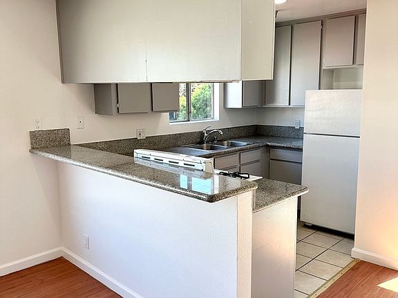 2nd image of 3746 Mentone Ave APT 202