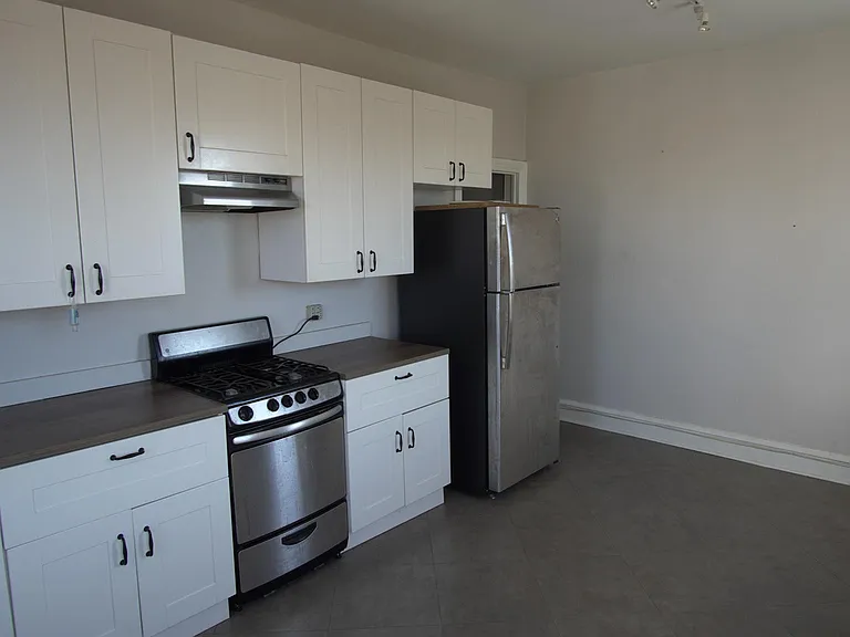 1900 S 18th St #3 — Photo 5