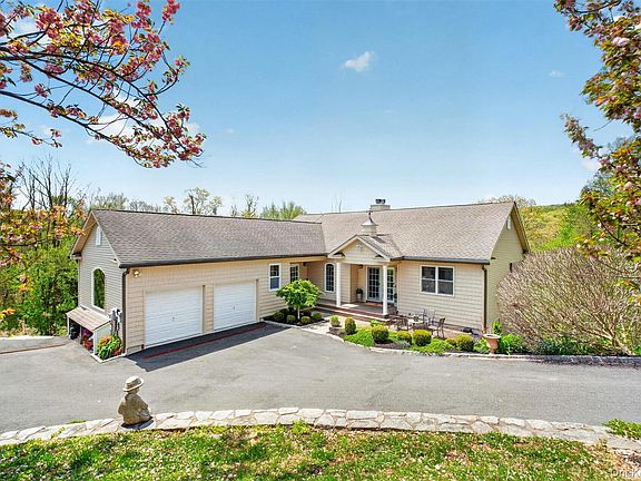 2nd image of 24 Powderhorn Road