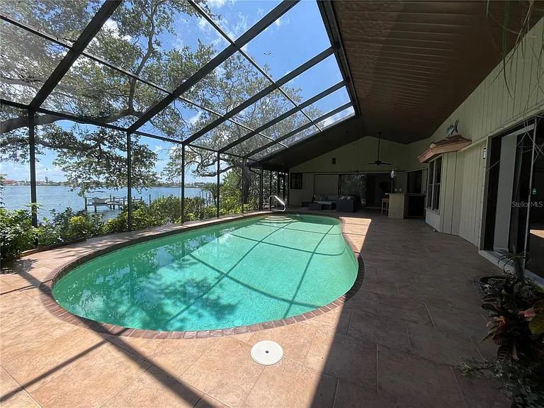 421 Waterside Ln — Photo 11