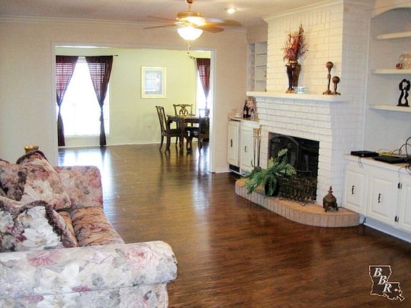 4th image of 214 S Moss Dr