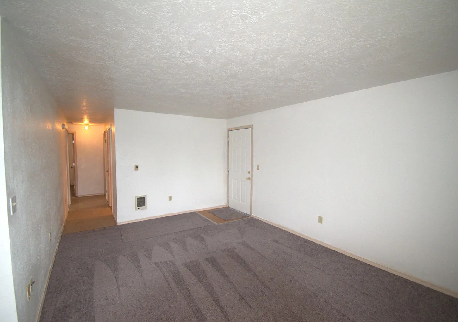 3 Bedroom 1 Bath Upstairs Apartment — Photo 3