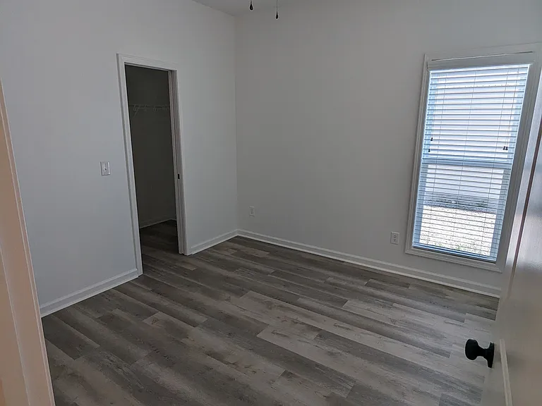 113 Edgefield Rd — Photo 18