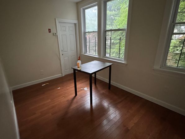 145 Voss Ave #2